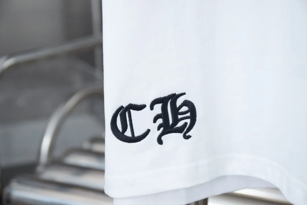 🅿️200 Ch*ome Hearte 25SS early spring new style, patch embroidery hardware, Croix heart cross short sleeves, light luxury, essential item for daily commuting for men and women, correct version, welcome to compare, detailed features · 320g 100% pure cotton double yarn jersey fabric · Custom dyed in the same cylinder, special thickened 32 count double strand 1X1 thread · Imported Tajima machine embroidery and stitch embroidery letters➕original cloth patch embroidered cross➕high temperature hot stamping hardware accessories. Chest embroidery patch with heart pattern➕hand-stitched hardware accessories · Double-needle stitching and cross-stitching technology · Original main mark washed tag brand moisture-proof paper packaging Color: black/white/burgundy Size: S/M/L/XL